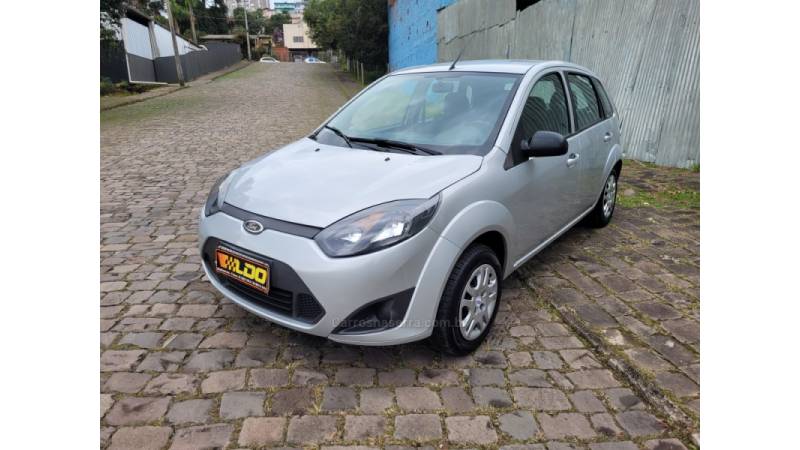 FORD - FIESTA - 2013/2014 - Prata - R$ 32.990,00