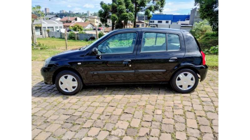 RENAULT - CLIO - 2008/2009 - Preta - R$ 21.990,00