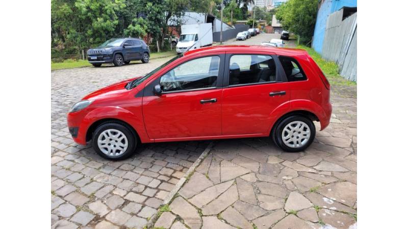 FORD - FIESTA - 2011/2012 - Vermelha - R$ 33.990,00