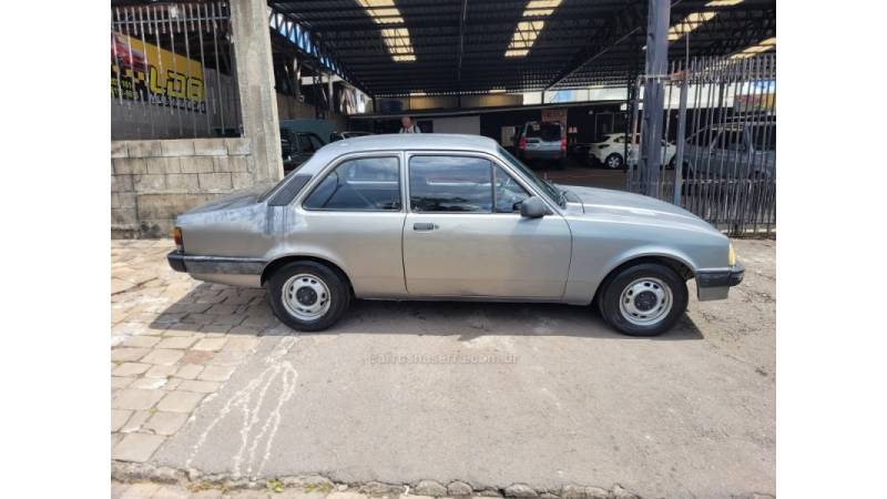 CHEVROLET - CHEVETTE - 1992/1992 - Prata - R$ 14.990,00