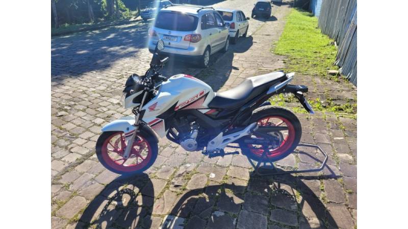 HONDA - CB 250F TWISTER - 2022/2022 - Branca - R$ 21.990,00