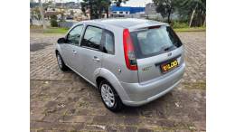 FORD - FIESTA - 2013/2014 - Prata - R$ 32.990,00
