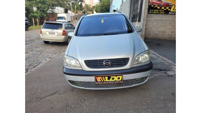 CHEVROLET - ZAFIRA - 2002/2002 - Prata - R$ 25.990,00