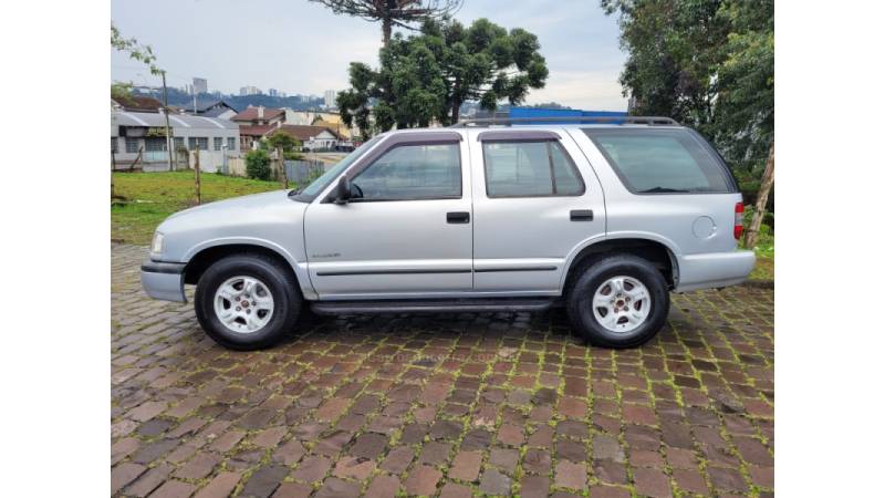 CHEVROLET - BLAZER - 1999/2000 - Prata - R$ 25.990,00