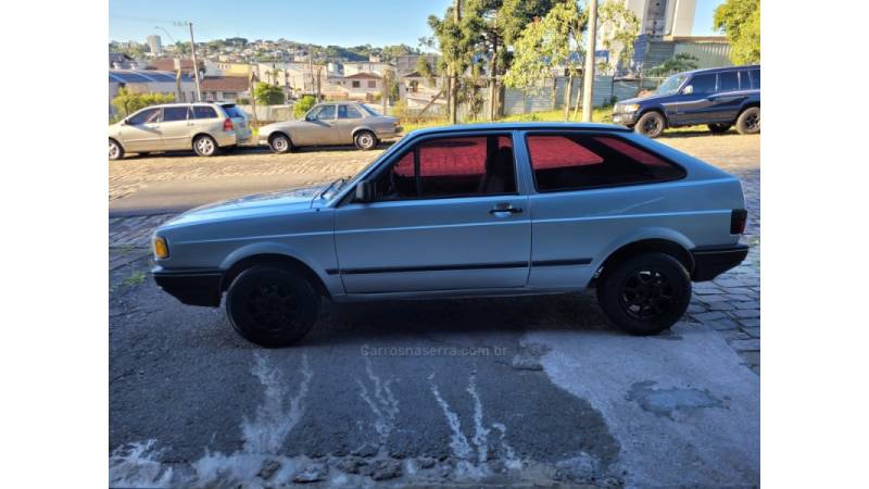 VOLKSWAGEN - GOL - 1992/1993 - Prata - R$ 13.990,00