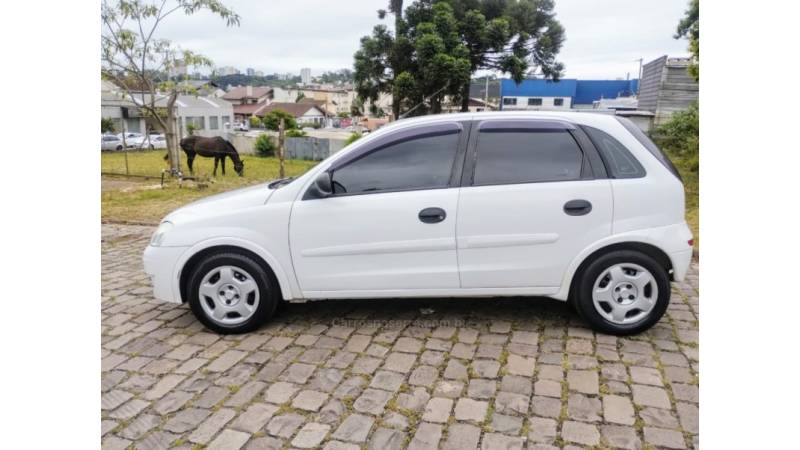 CHEVROLET - CORSA - 2010/2011 - Branca - R$ 27.990,00