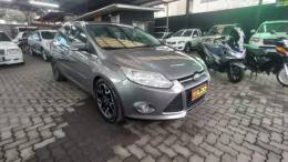 FORD - FOCUS - 2014/2015 - Cinza - R$ 54.990,00