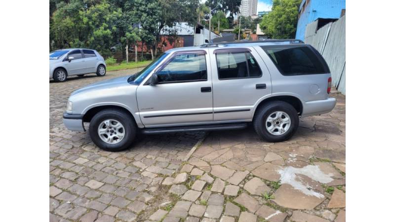 CHEVROLET - BLAZER - 1999/2000 - Prata - R$ 25.990,00