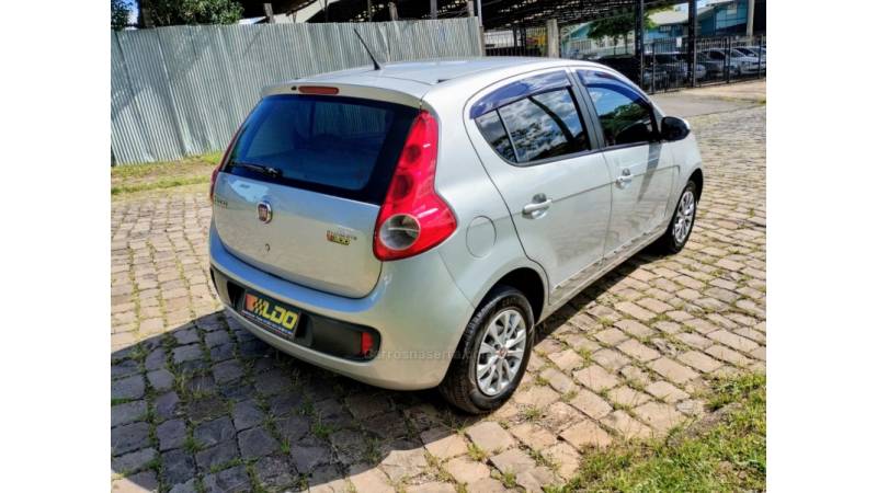 FIAT - PALIO - 2013/2013 - Prata - R$ 32.990,00