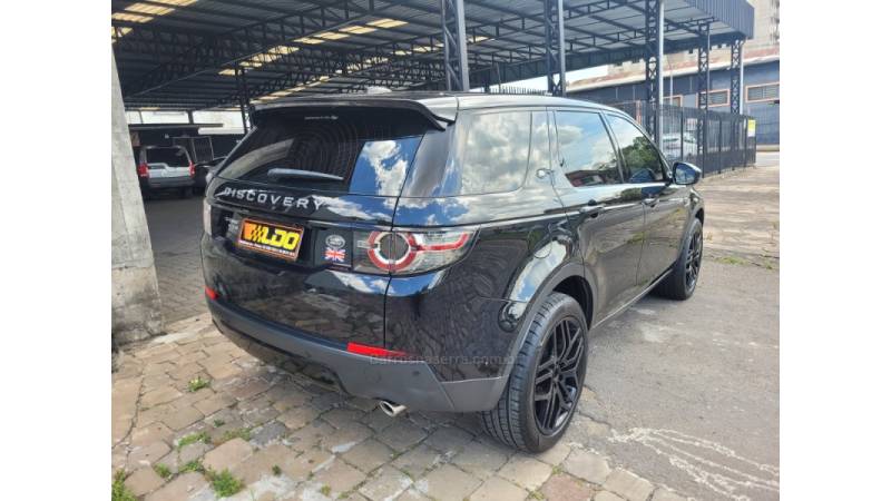 LAND ROVER - DISCOVERY SPORT - 2015/2016 - Preta - R$ 89.990,00