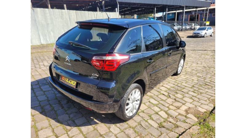 CITROËN - C4 PICASSO - 2011/2012 - Preta - R$ 26.990,00
