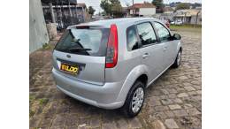 FORD - FIESTA - 2013/2014 - Prata - R$ 32.990,00