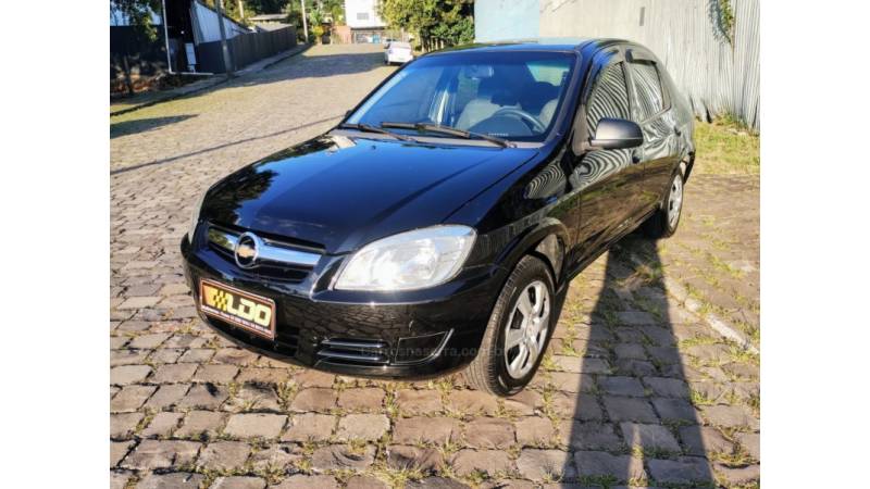 CHEVROLET - PRISMA - 2010/2011 - Preta - R$ 28.990,00